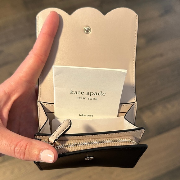 Kate Spade Black Leather Card Holder / Wallet - Picture 5 of 9